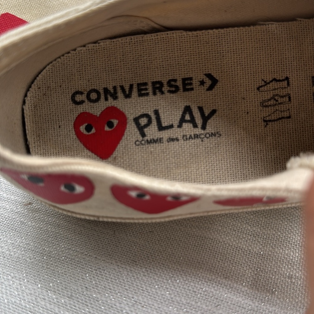 SALE | Comme des Garçons PLAY x Converse Chuck Taylor All Star Hearts 10 - Picture 5 of 7